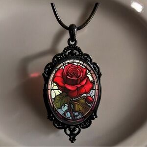 Red rose pendant necklace. New.